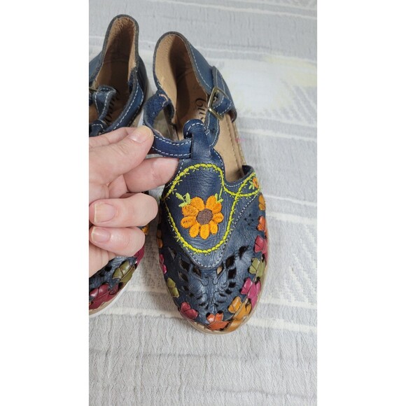 Cucos Calzado Leather Mary Jane Shoes Size 6 Blue Multicolor Floral Embroidered - Picture 3 of 6
